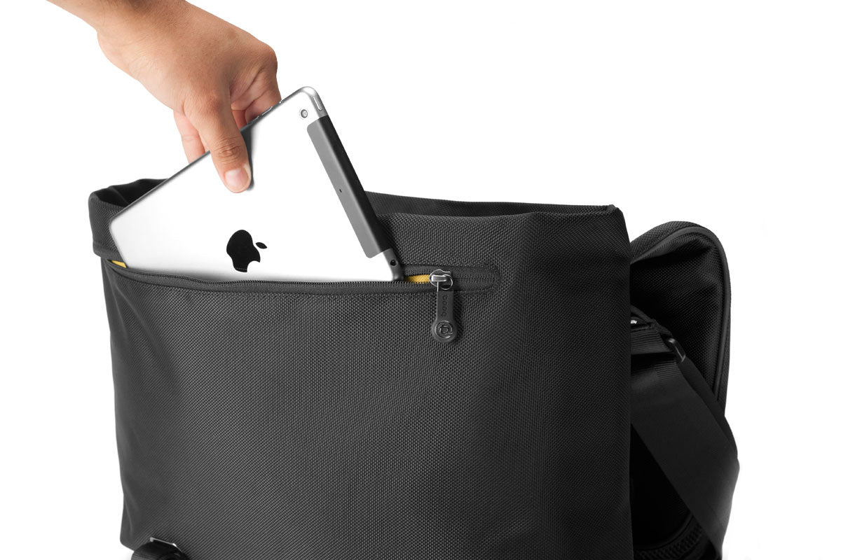 booq boa shift backpack for 15-inch laptop bshl-gft Boa courier 15 | Elegant shoulder bag for 15-inch MacBook Pro