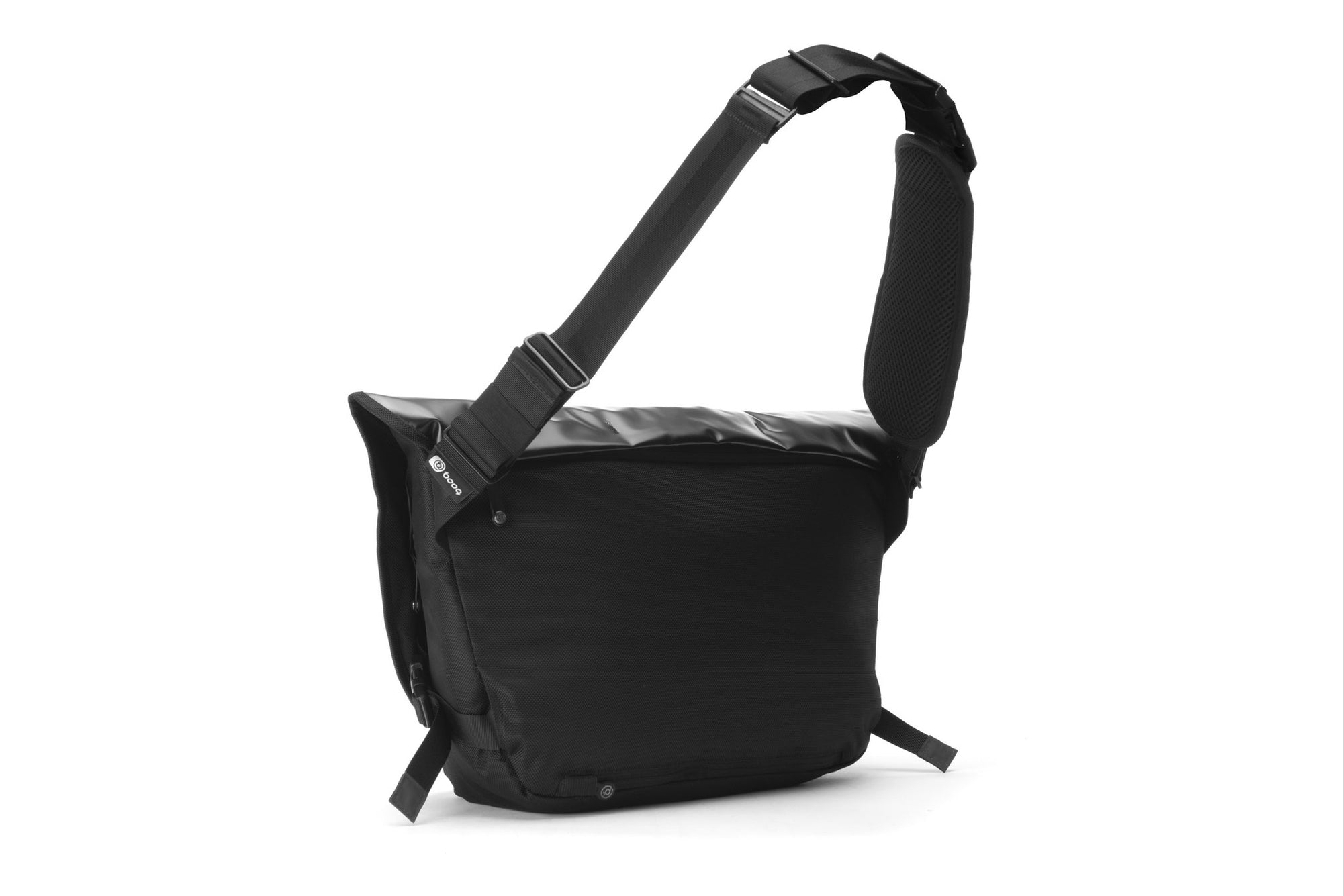 Nerve black Modern Laptop Messenger Bag for 15 Mac PC booqbags